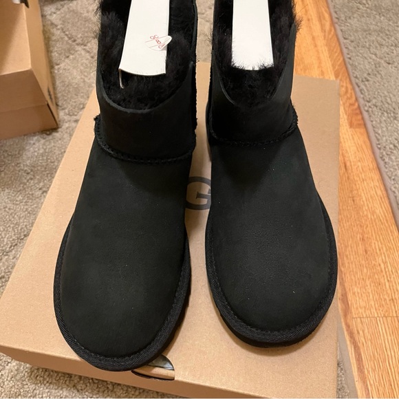 Ugg Mini Bailey Zip Sheepskin-Lined black Suede Boots NEW - Picture 6 of 7